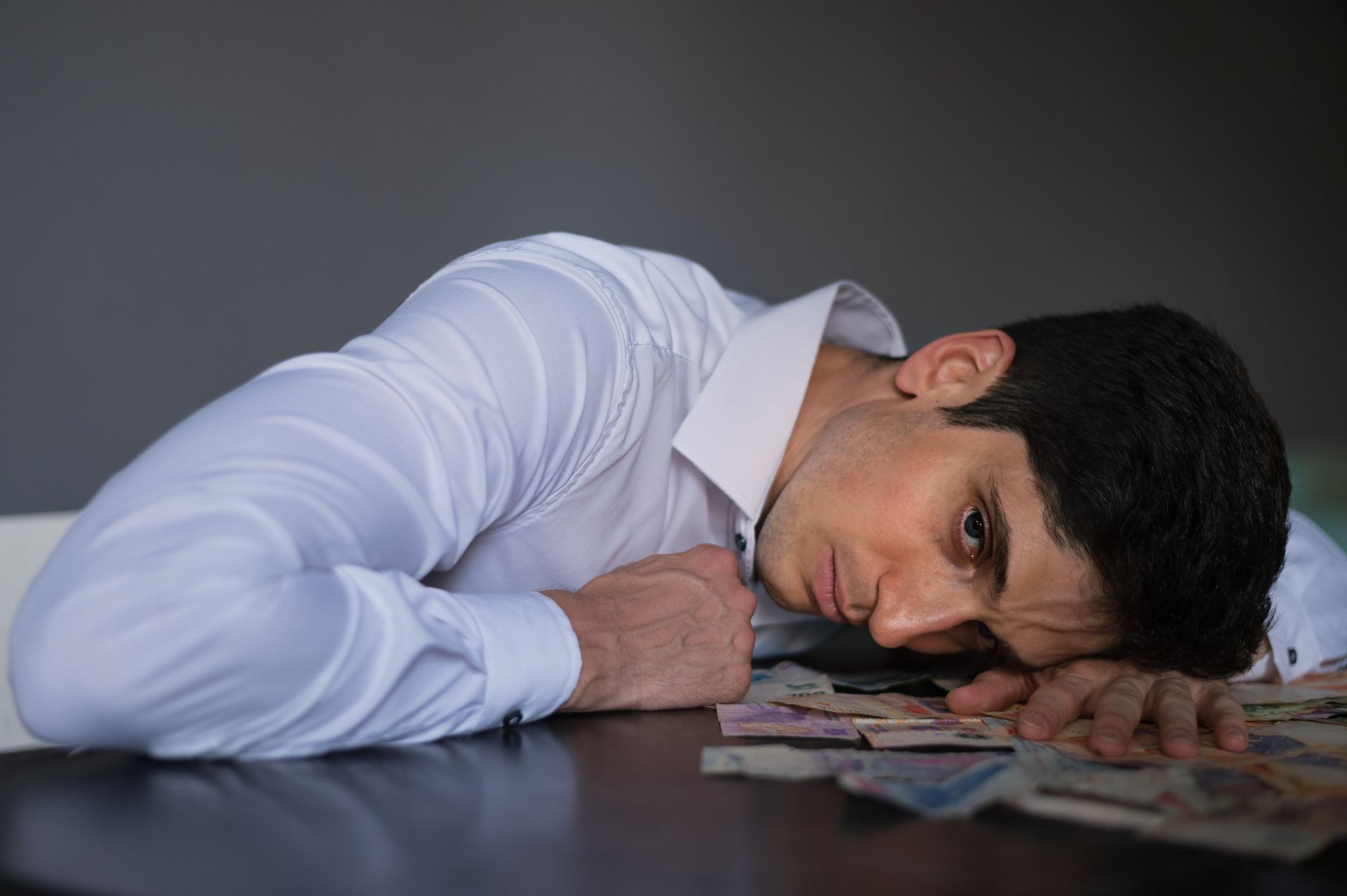 Market sellers pushing price toward support zone in crypto trading